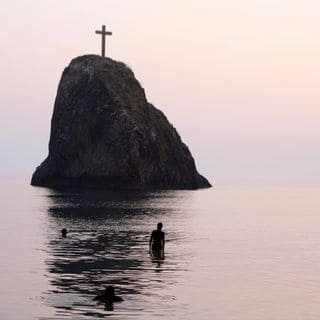 Christlich Verliebt
Liebe – Das wohl schönste Gefühl.
Die christliche Partnervermittlung bzw. Singlebörse online bietet eine sichere und gezielte Möglichkeit, um Gleichgesinnte kennenzulernen. Hier treffen Werte auf gemeinsame Interessen, und das Fundament einer Beziehung wird durch den Glauben gestärkt.